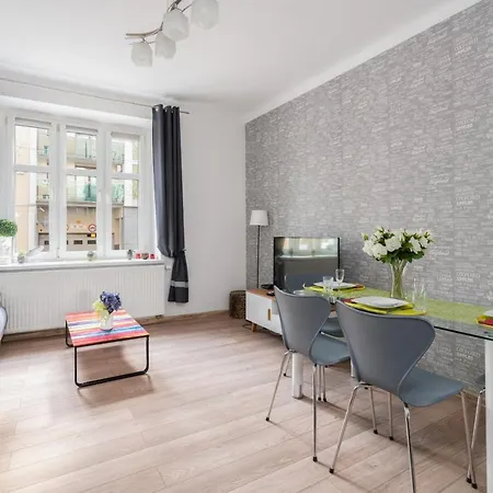 By Kasprowicz Park By Renters شقة بوزنان