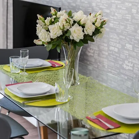 By Kasprowicz Park By Renters بوزنان